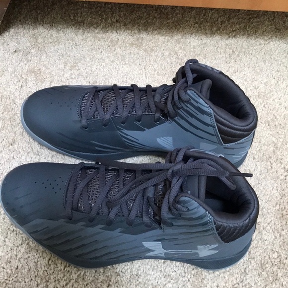 UNDER ARMOUR men’s size 8.5 grey basketball sneakers main image 6